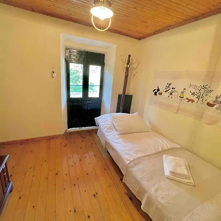 Case de vacanță Kansoneta-traditional Mansion In Gastouri Village